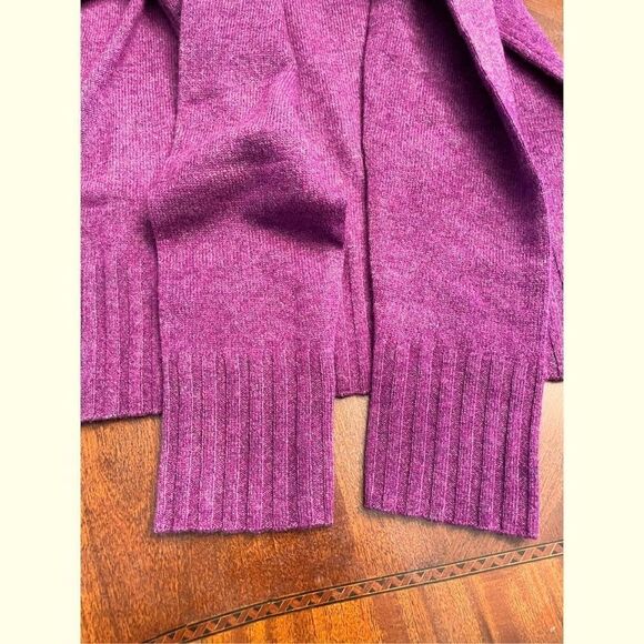 Quinn 100% cashmere crew neck sweater size S, NWT - Picture 5 of 5